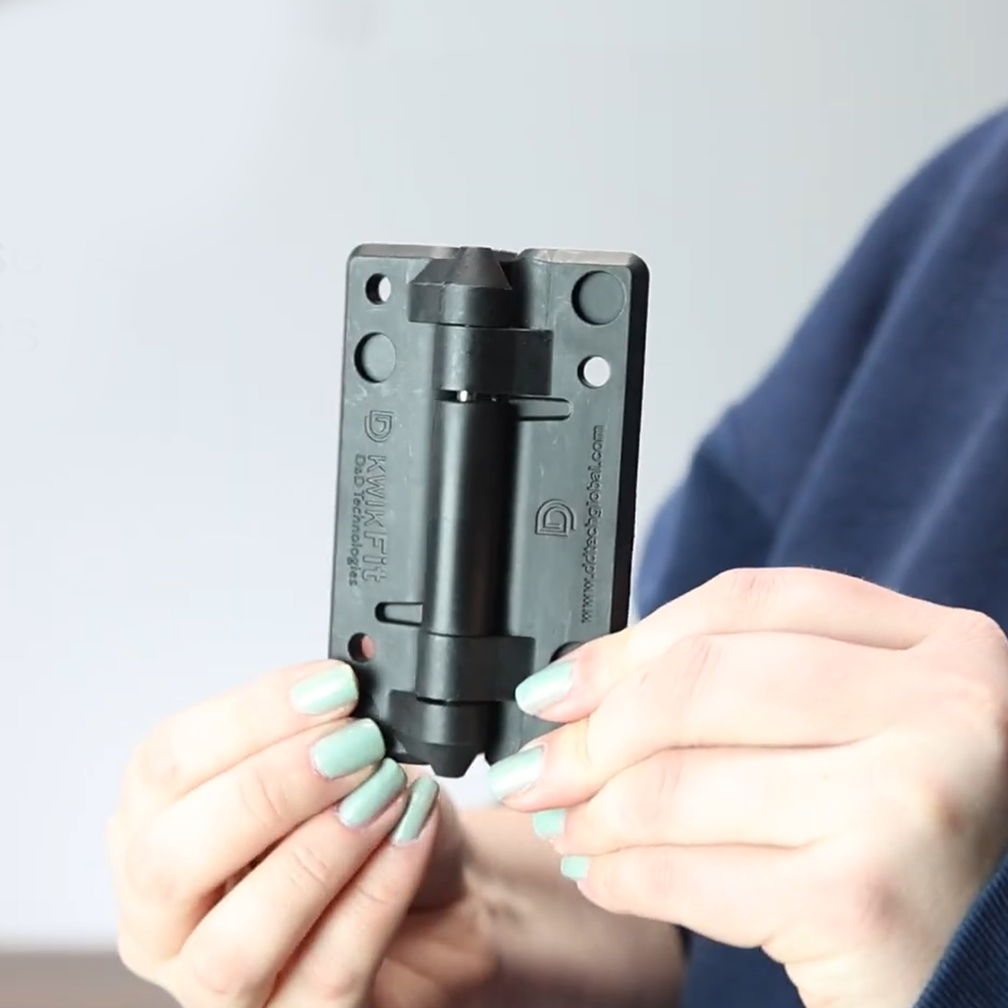 non self closing hinge