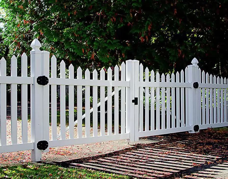 hinges of vinyl picket fence